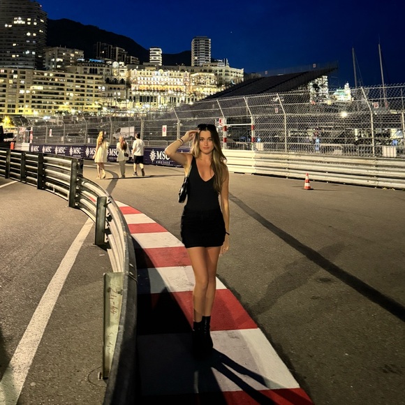 Meet your Posher, Sophia - Picture 1 of 1